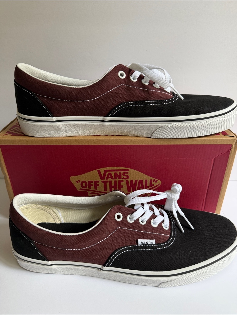 NEW Vans Era Men’s Low Top Sneakers in Black & Burgundy NIB Men 12
